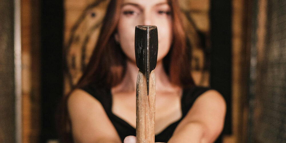 axe throwing cornwall featured